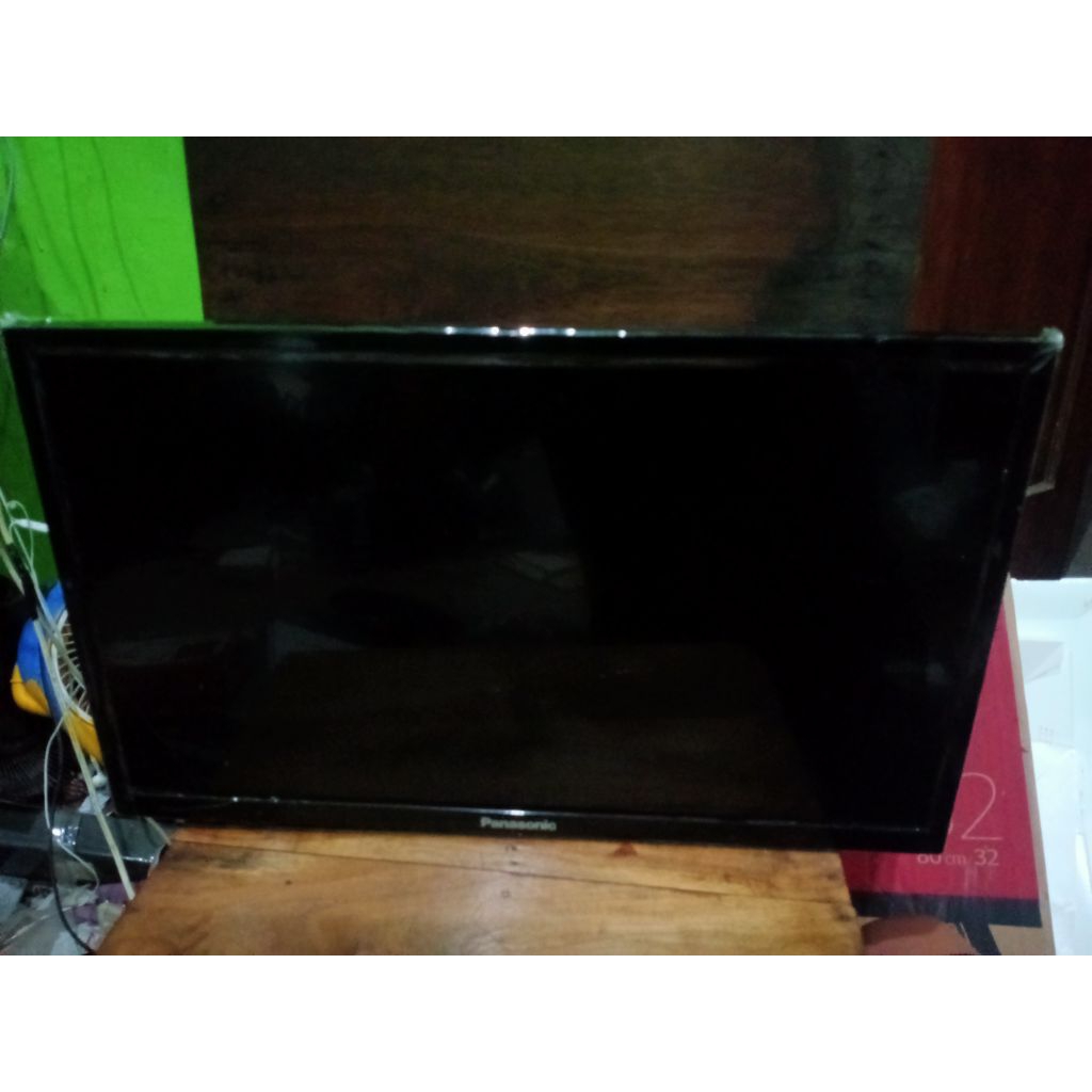 Panel Layar Tv LED Panasonic TH-22D305G