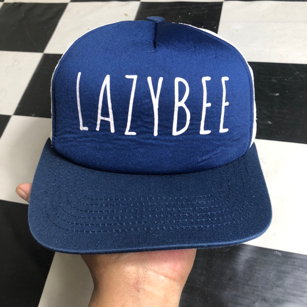TOPI TRUCKER LAZYBEE SETELAN