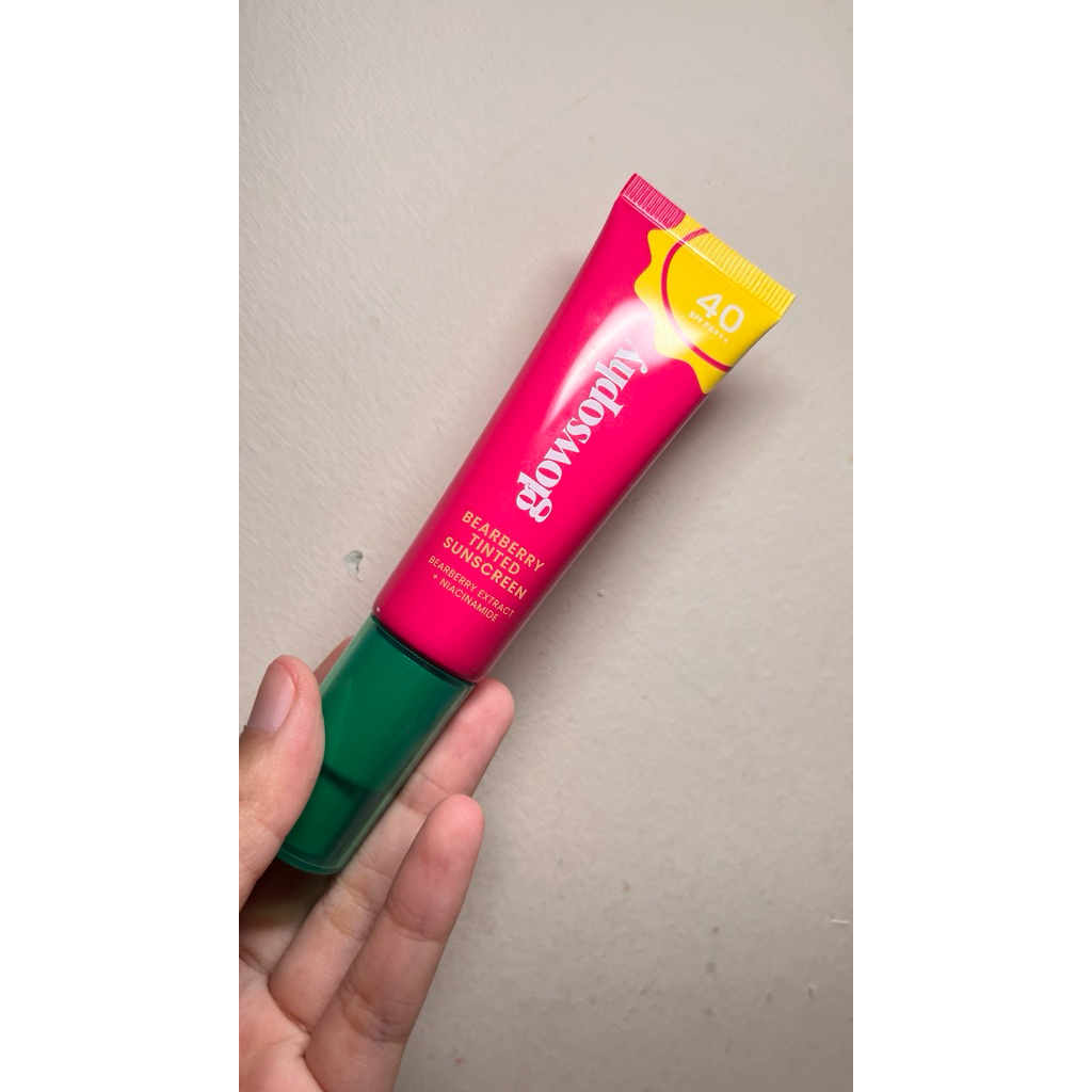 Glowsophy Bearberry Tinted Sunscreen spf 30