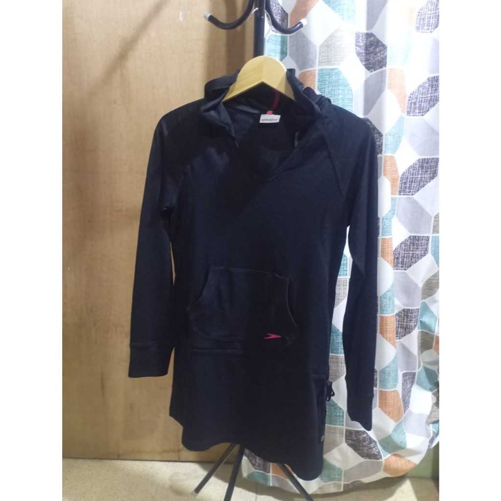 Speedo-Jaket Hoodie Running Casual Speedo Wanita Warna Hitam
