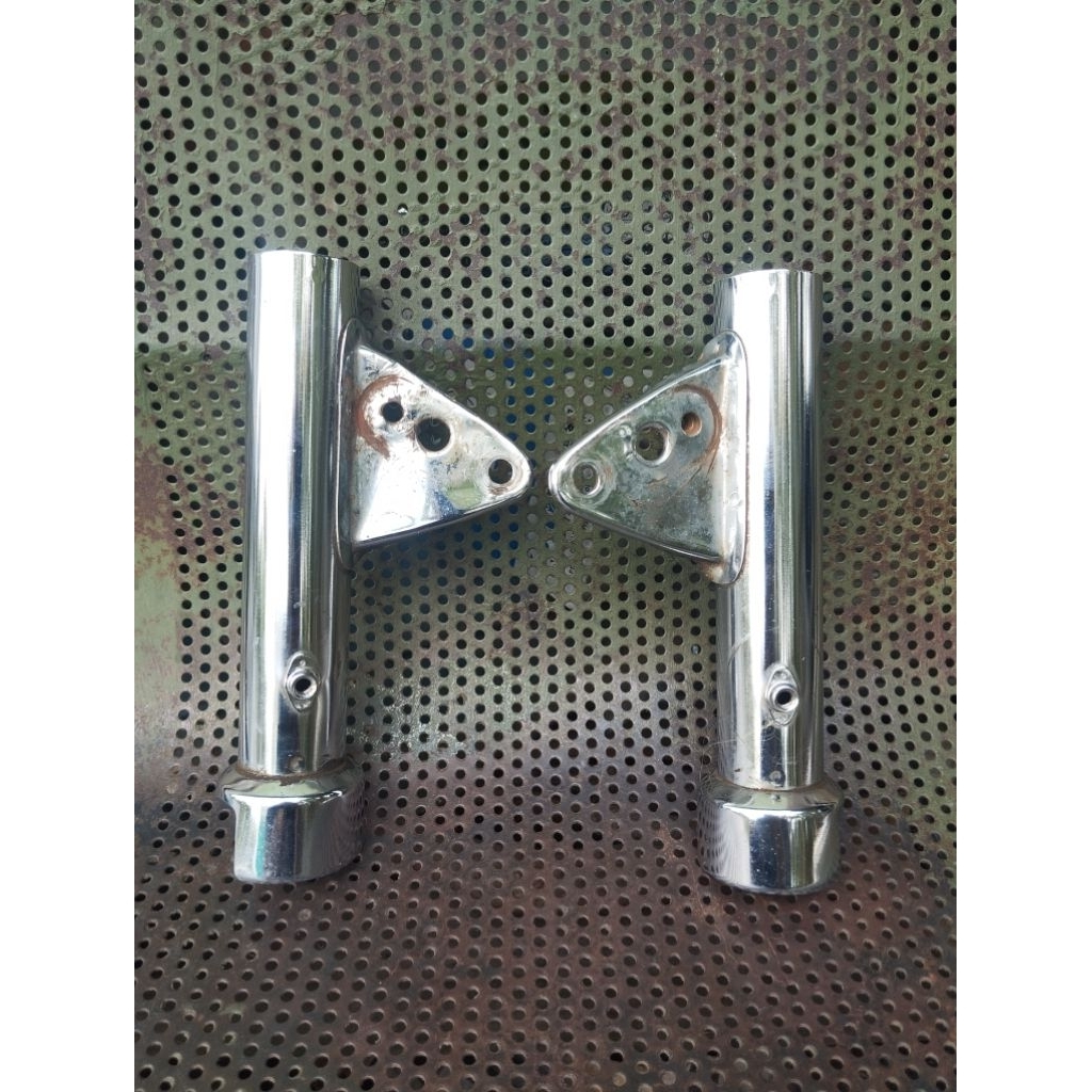 kupingan lampu pangkon lampu depan honda CB 100 K5 original