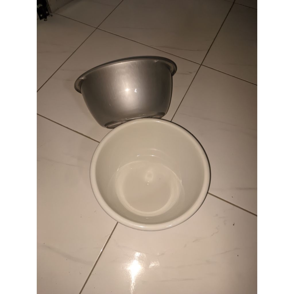 Paket 4 Pcs Baskom Plastik Serbaguna – 2 Warna (Hitam & Putih)