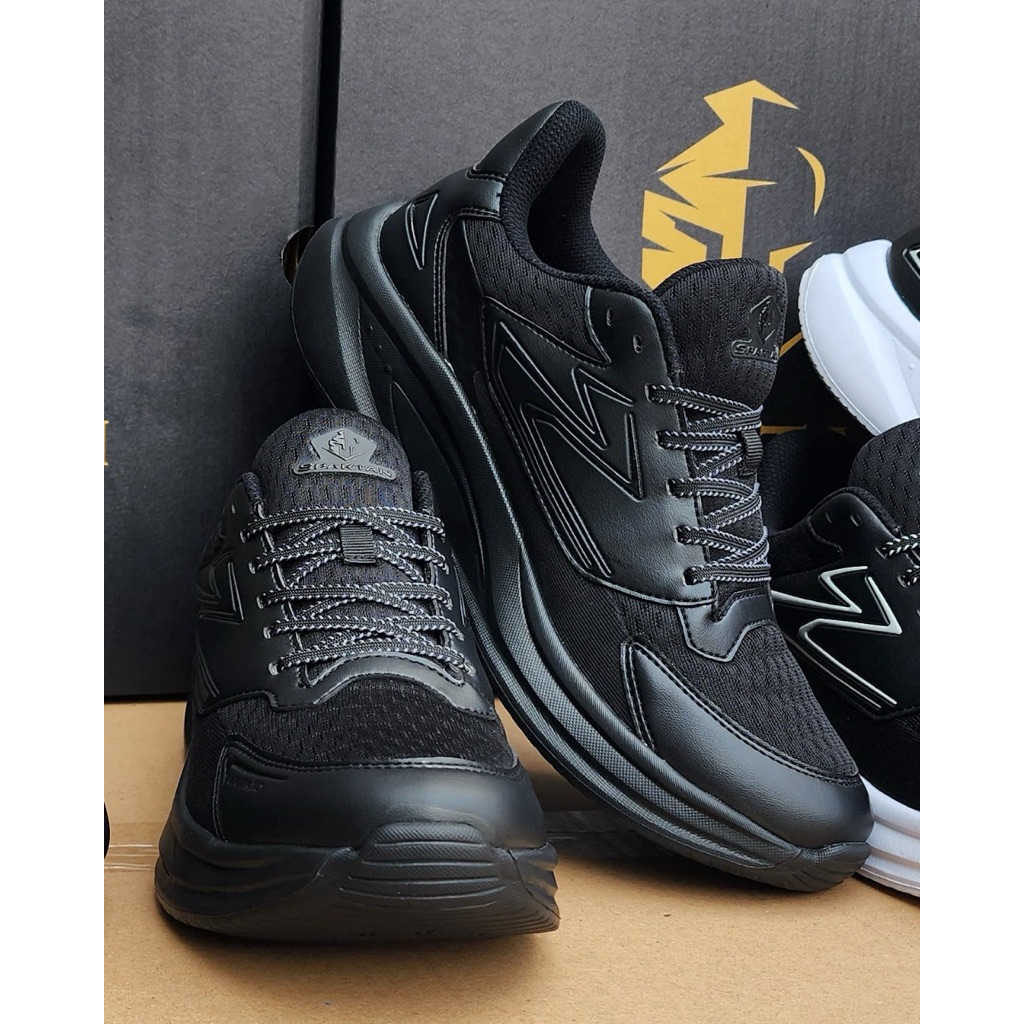 Sepatu running Spartan