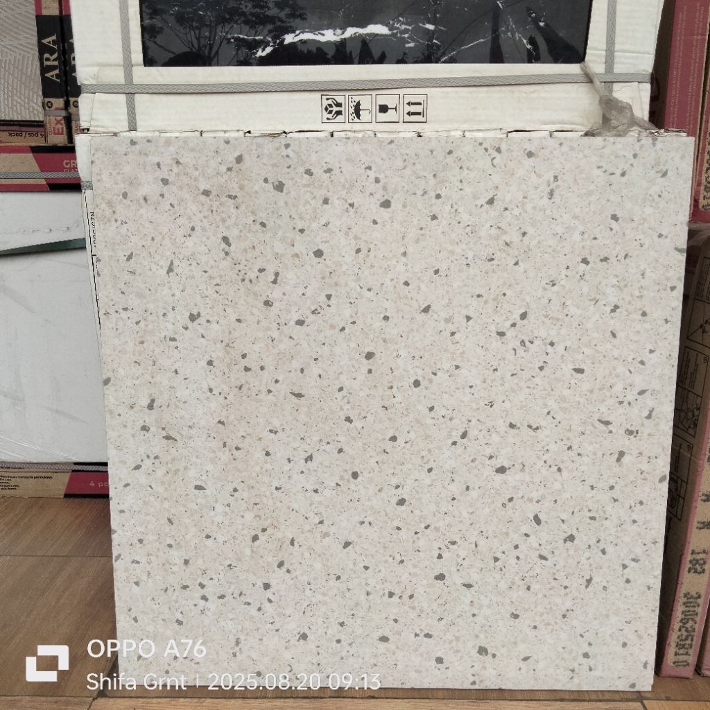 Granit lantai 60x60.Terazzo White Matt/Essenza