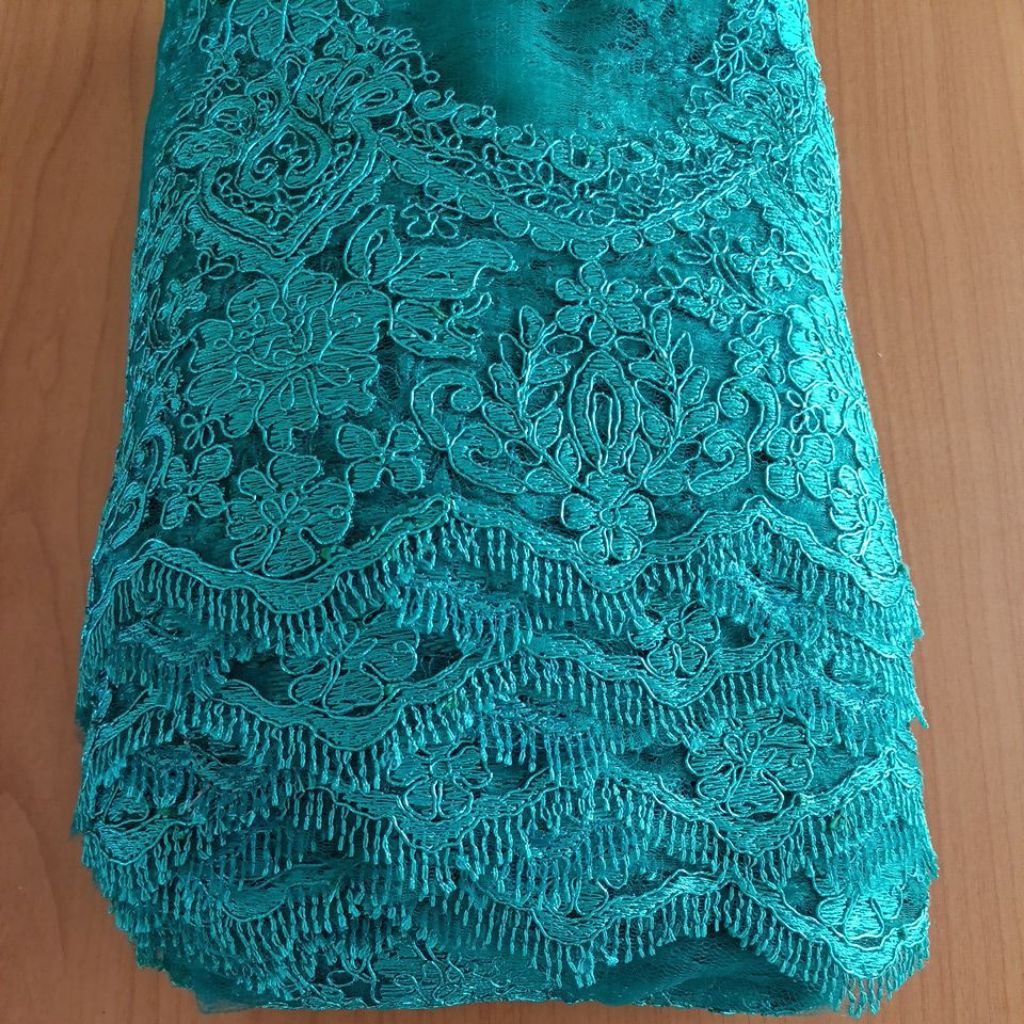 Kain Brokat Chantily Hijau Biru Tosca Kebaya / Brokat Kebaya Murah Premium / Tile Tosca Biru Hijau /
