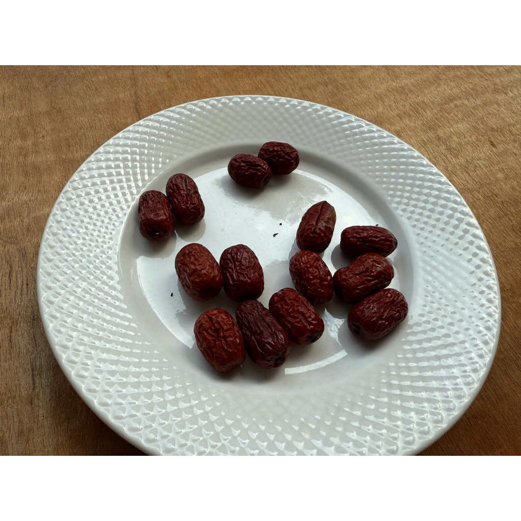 

ANG CO KURMA MERAH CINA 100 GRAM