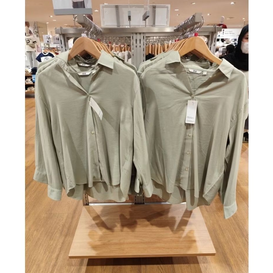 Kemeja Flanel Kerah Skipper Wanita Uniqlo