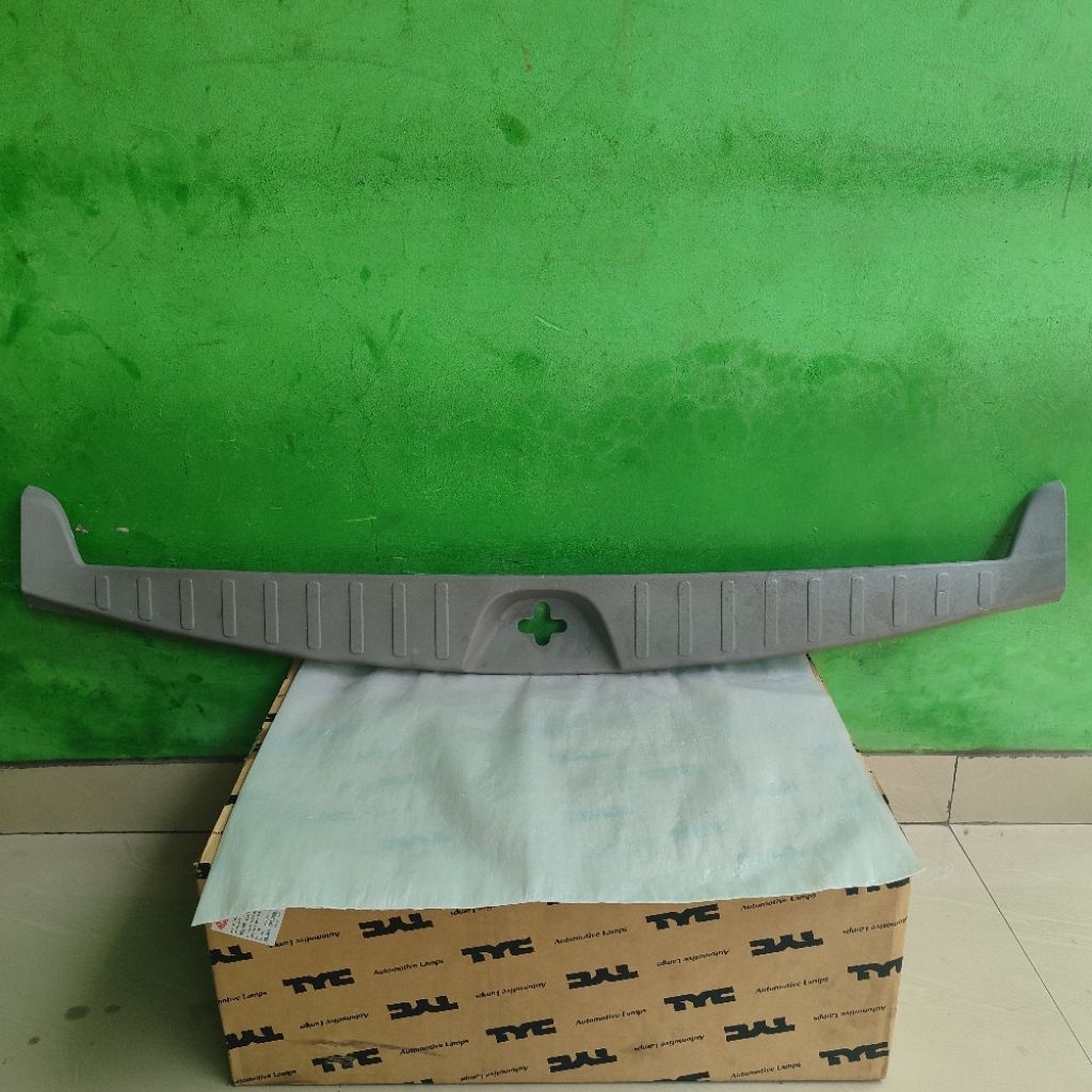 Scuffplate Bagasi Asli Mitsubishi Pajero Sport Bekas Original
