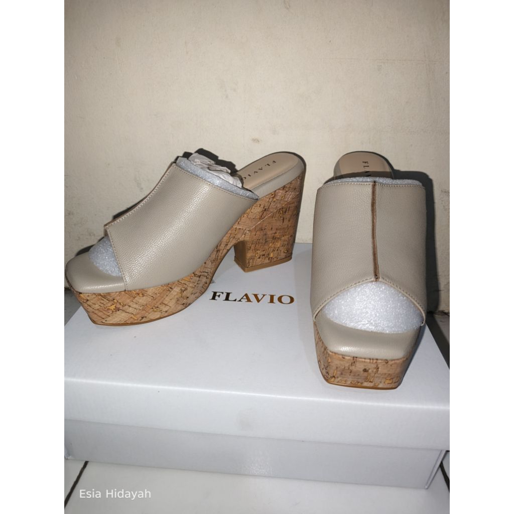 sandal / wedges / heels -+8cm Flavio VIRGINIA warna beige size 40, tinggi heels -+8cm