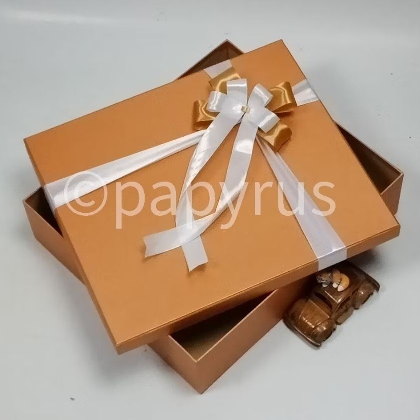 

PAPYRUS 35x40 Tinggi 8cm Kotak Kado Gift Box Hardbox Hampers V3