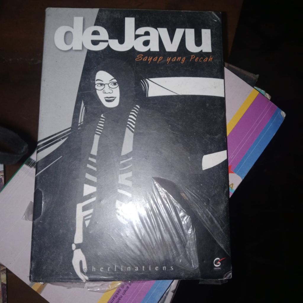 De Javu, senyap yang pecah/novel herlinatiens