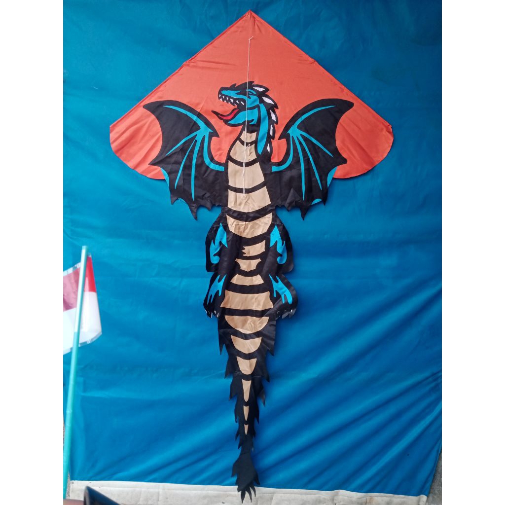 Layangan naga siap terbang