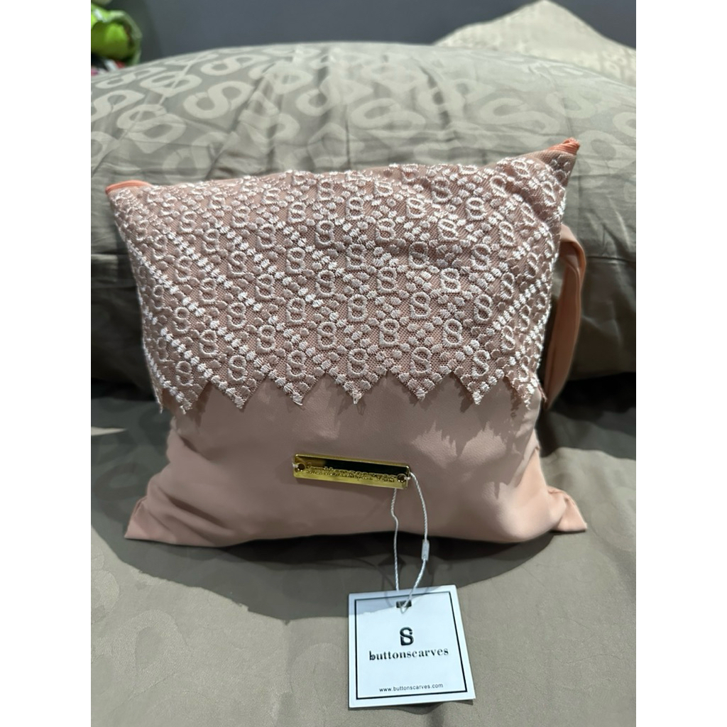 NEW ButtonScarves Signature Lace Prayer Robe-Peach