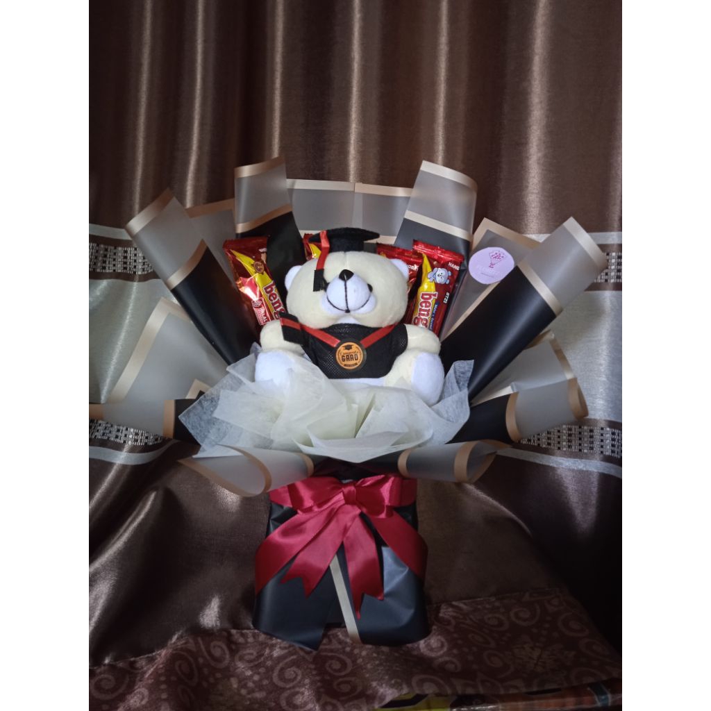 

BUKET WISUDA / BUKET ULTAH / BUKET BONEKA BENG-BENG / BUKET SIDANG / BUKET UNTUK ORANG TERSAYANG