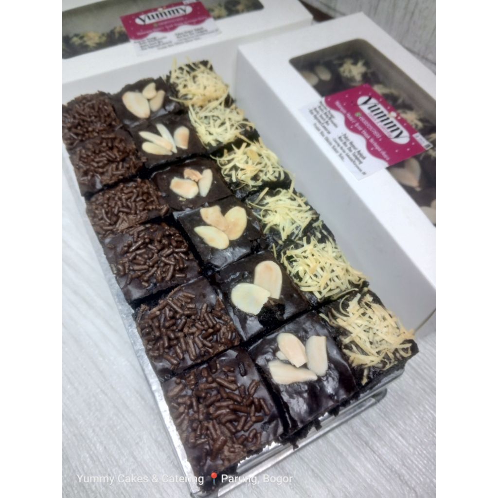 

Premium Fudgy Brownies Panggang | Brownies Fudgy | Brownies Shiny Crust