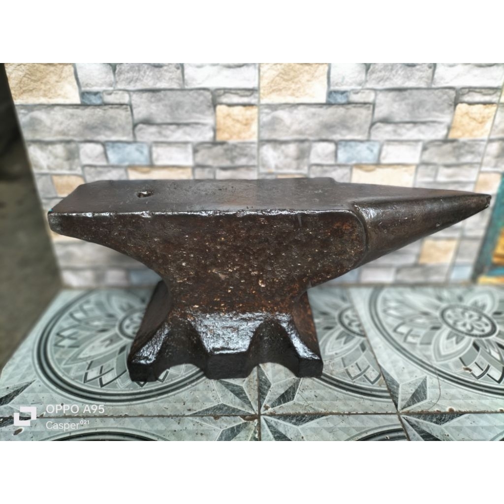 Anvil Paron Besi Landasan Jadul Berat 90 Kg