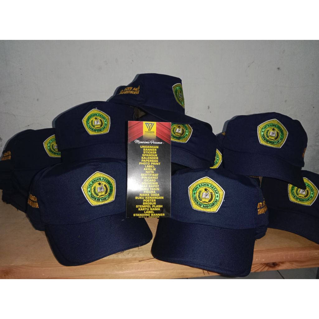 Topi Custom. Logo Bordir