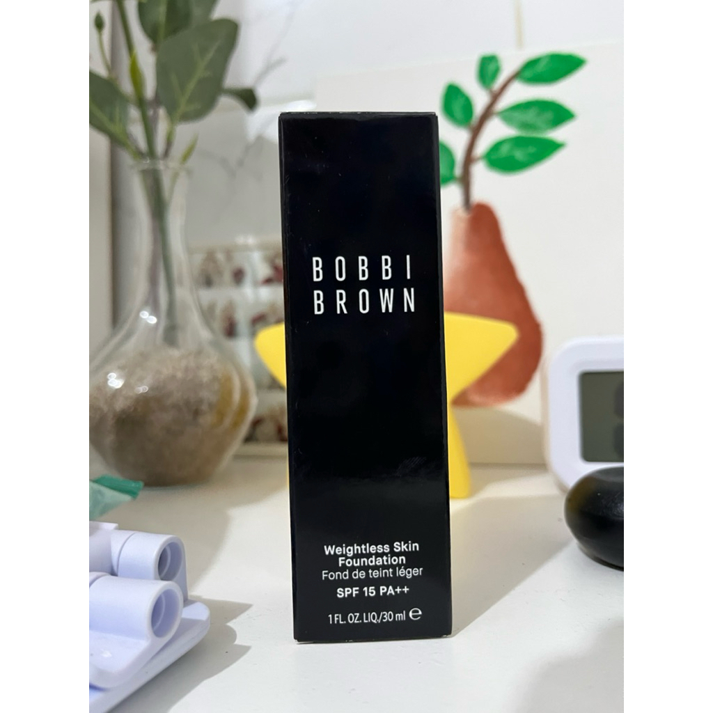 Like new BOBBI BROWN Foundation
