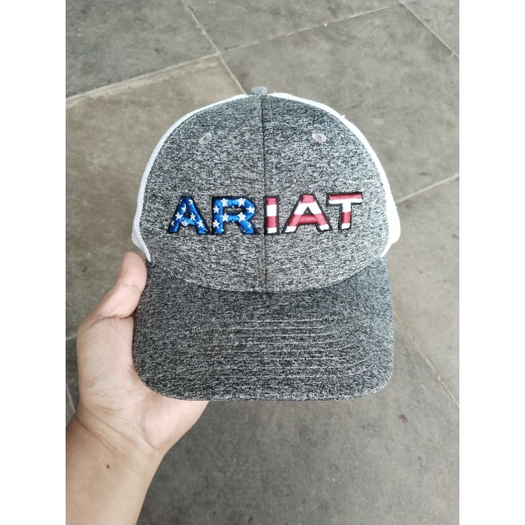 Trucker Ariat Abu Putih