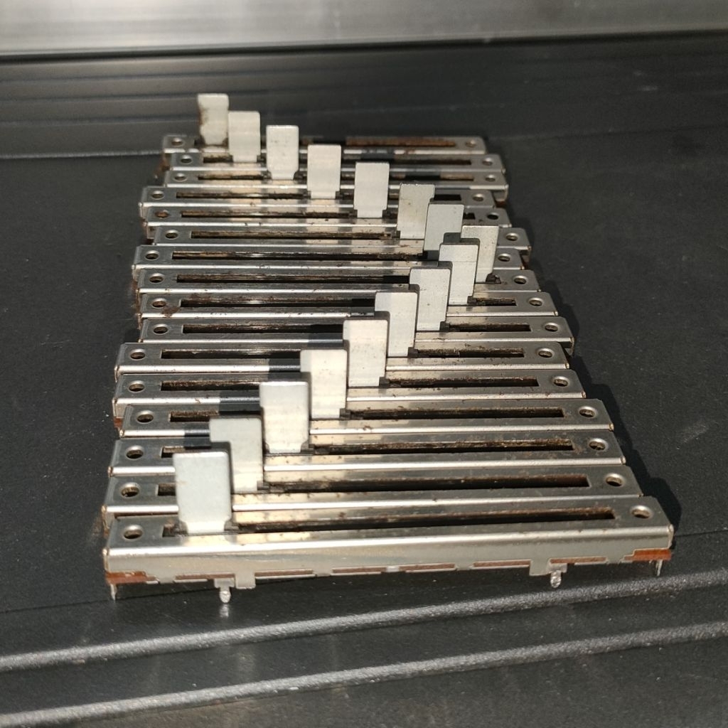 Potensio Geser Copotan Mixer Peavey unity 1002/2002/RQ Original USA