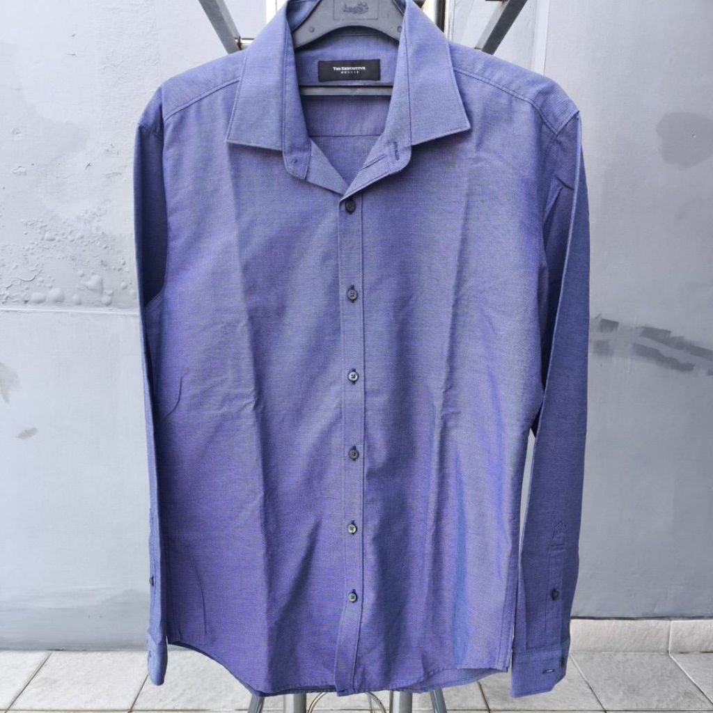 PRELOVED KEMEJA PRIA LENGAN PANJANG BIRU DENIM "THE EXECUTIVE"