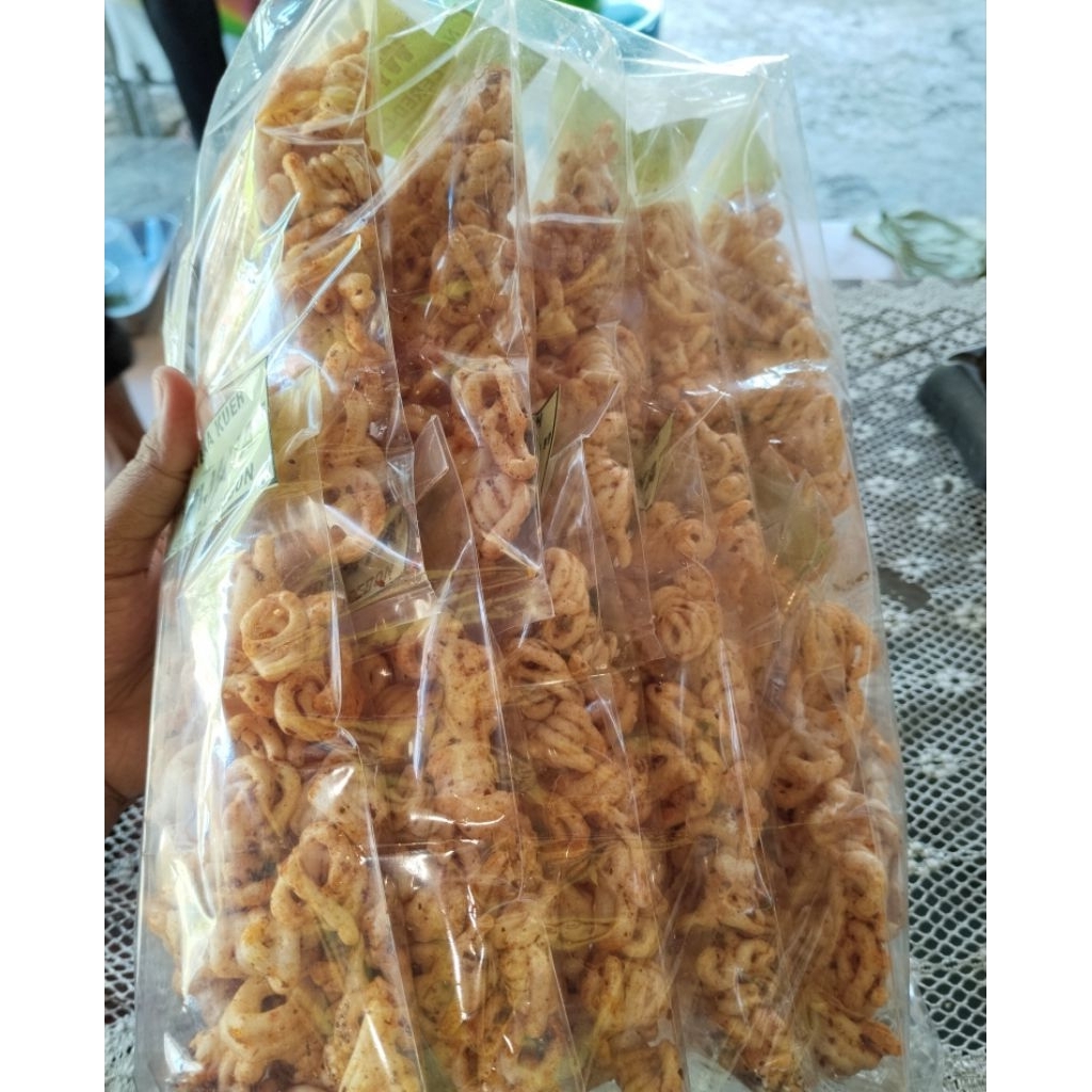 

10 pcs Kerupuk keong Seblak khas Cirebon