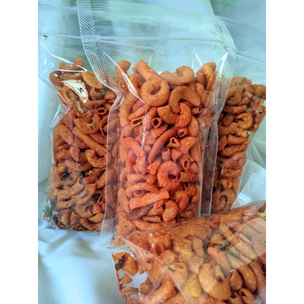 

makaroni pedas daun jeruk kemasan ekonomis.