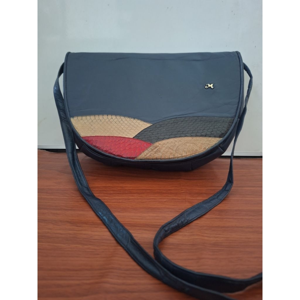Tas Sling Kulit Preloved