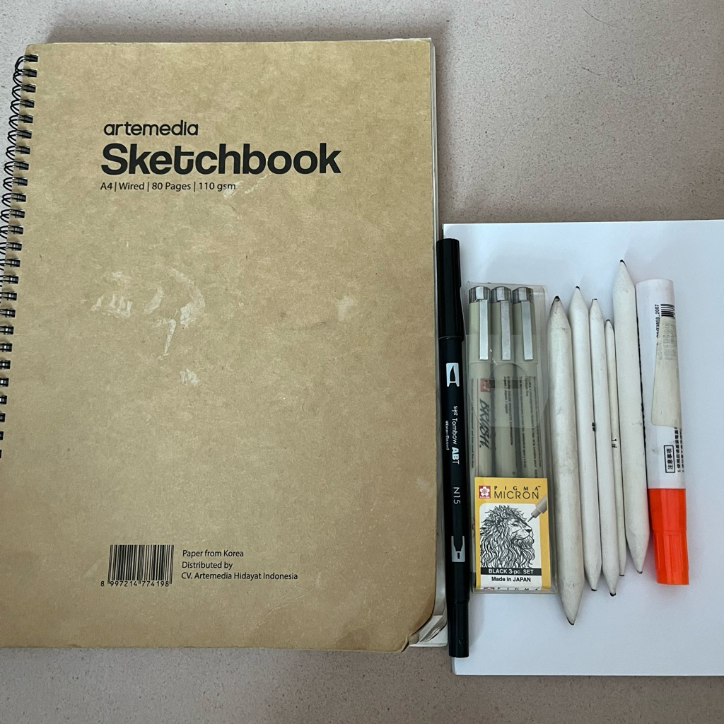 

DRAWING SET PEMULA INCLUDE 1 BRUSH TOMBOW 3 DRAWING PEN SAKURA 2 SKETCH BOOK 5 PAPER STUMP MARKER ORANGER