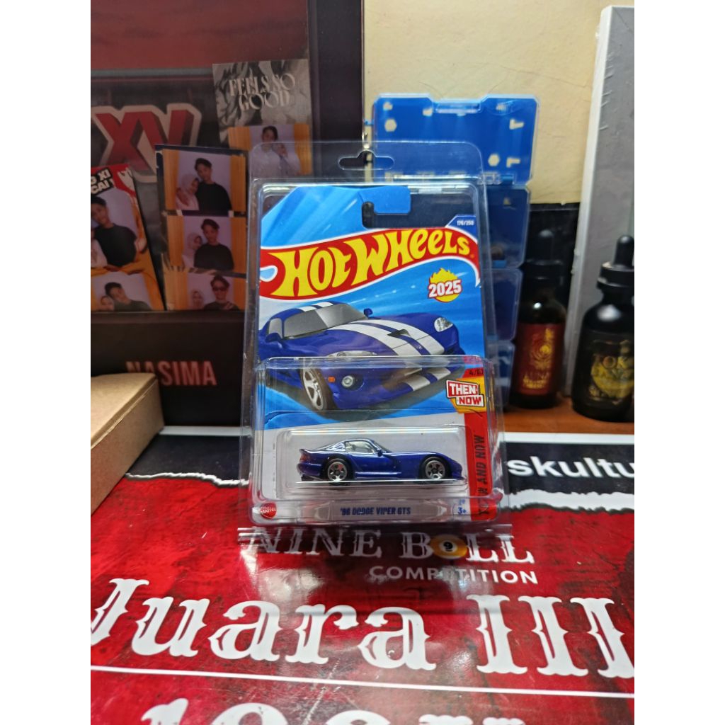hotwheels reguler dodge viper Gts