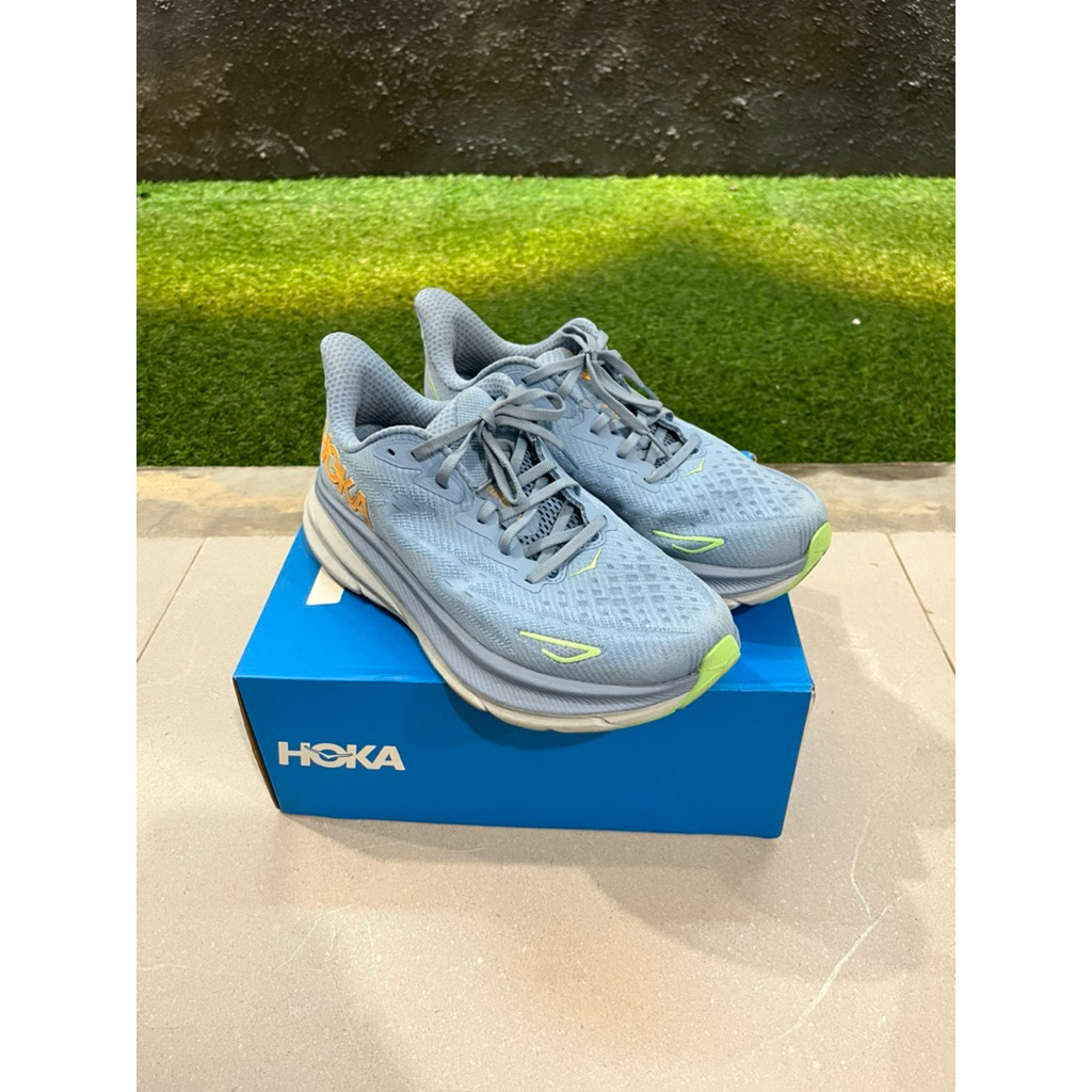 HOKA CLIFTON 9 ORIGINAL SIZE 9