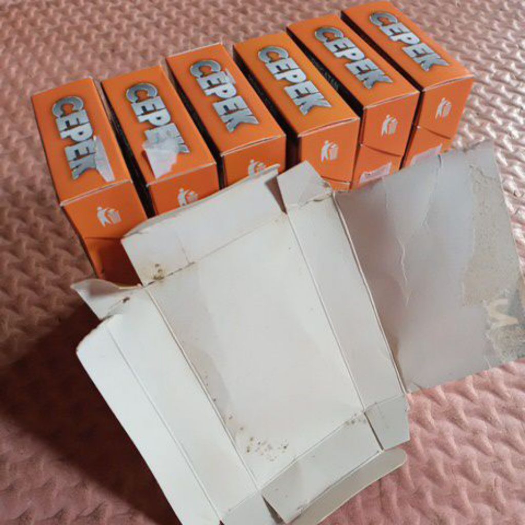 

BAHAN UNTUK KERAJINAN TANGAN DARI KERTAS