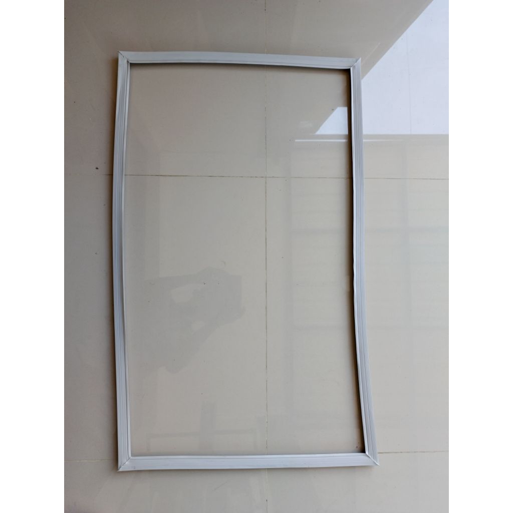 KARET GASKET PINTU CHILLER SHOWCASE HAIER 69 X 49 CM