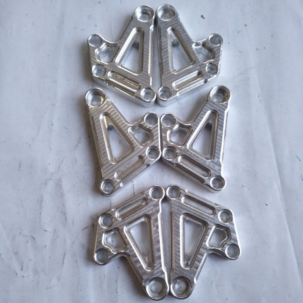 KUPINGAN LAMPU K5 CNC/KUPINGAN PIPA AS
33