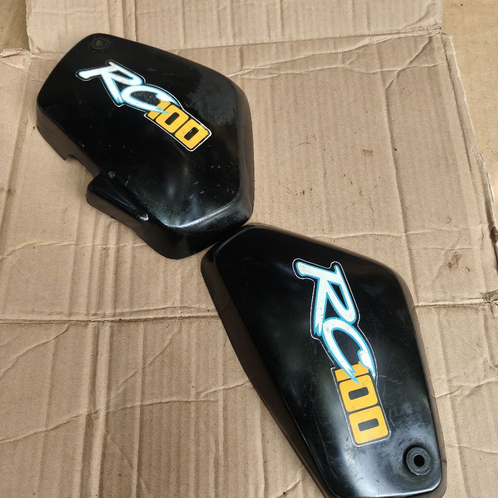 TUTUP AKI kempolan aki cover tutup aki suzuki rc100 DX original