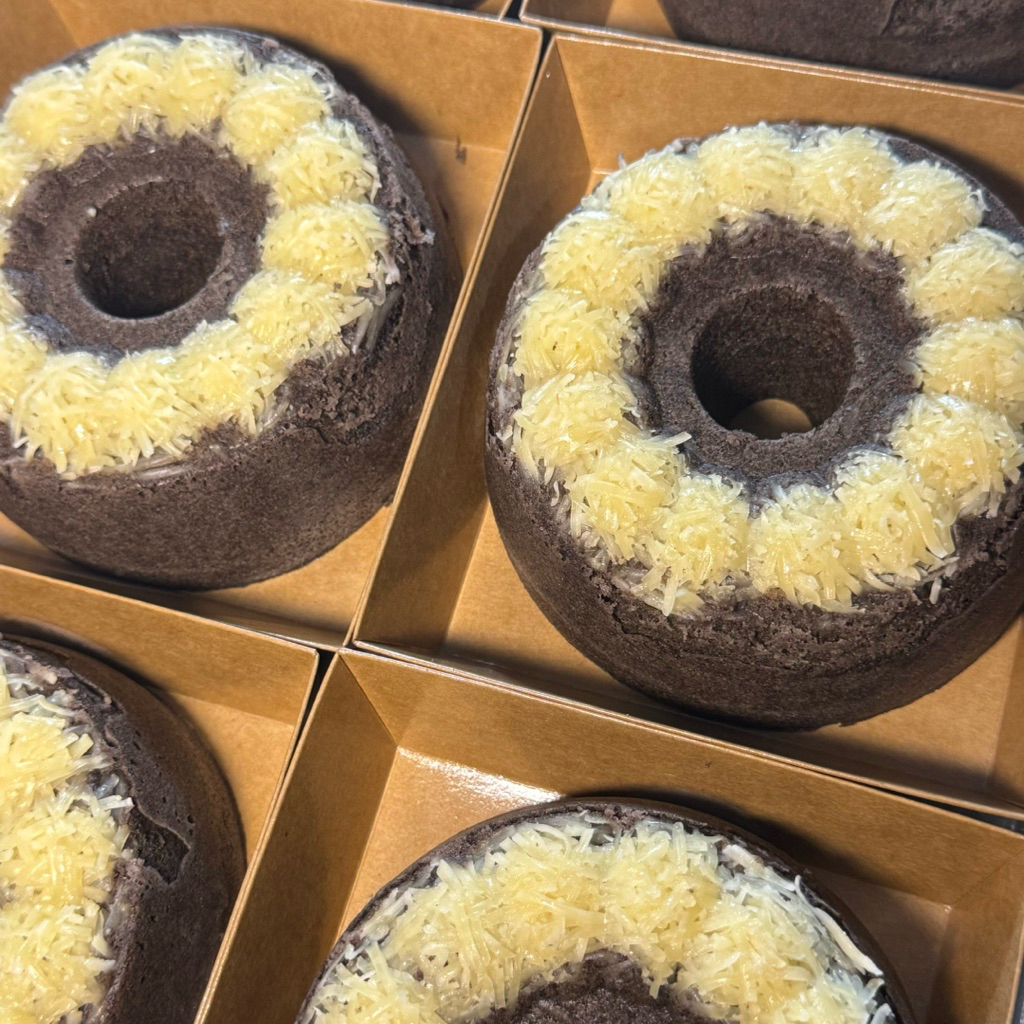 

Bolu Ketan Hitam Keju Lumer 12cm