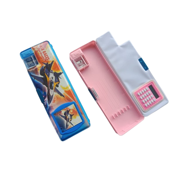 

TEMPAT PENSIL / KOTAK PENSIL MAGNET KARAKTER 2 SISI RAUTAN + KALKULATOR (CC - 7816)