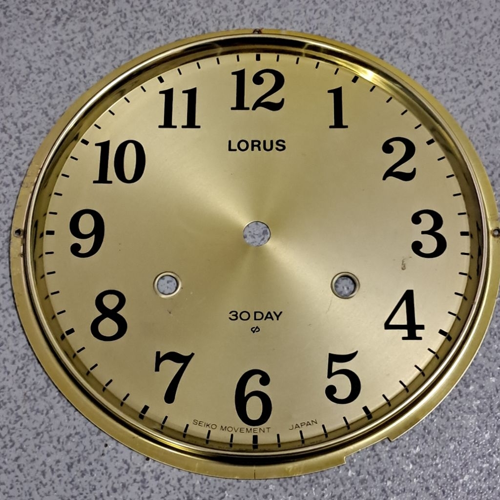 Plat jam dinding jadul Lorus putar 30 hari Lorus 30 Day item 3