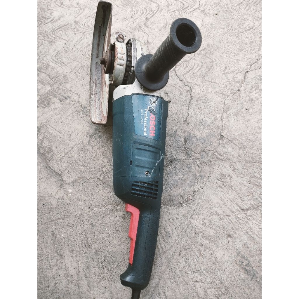 second Gerinda bekas Bosch 7inch  type GWS 2200 kondisi normal semua siap pakai kerja tanpa pengaman
