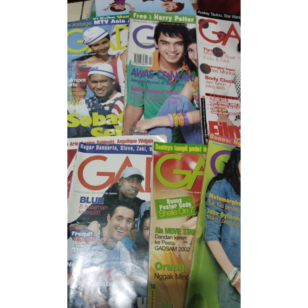 MAJALAH GADIS
