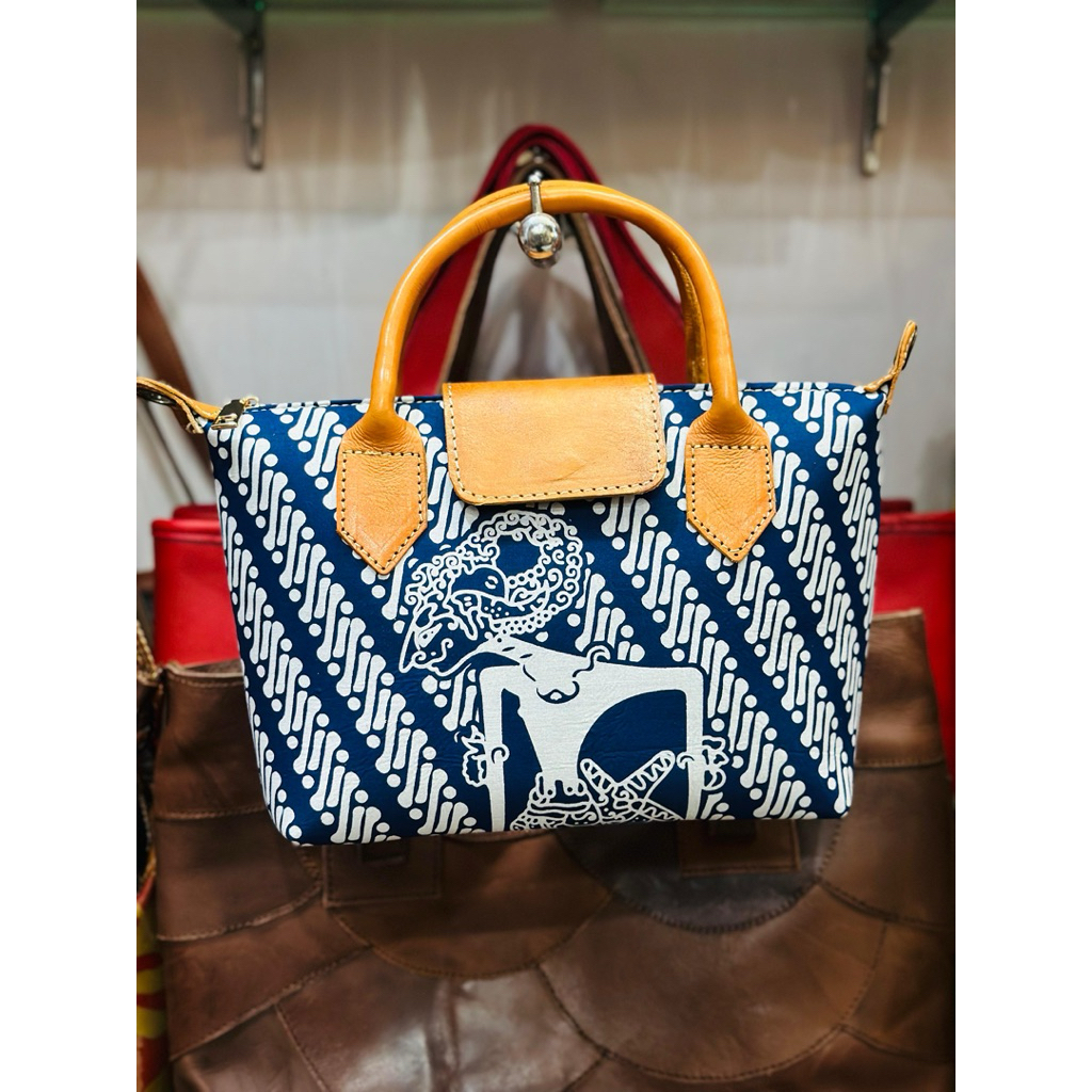 Tas Longgchamp kulit motif wayang