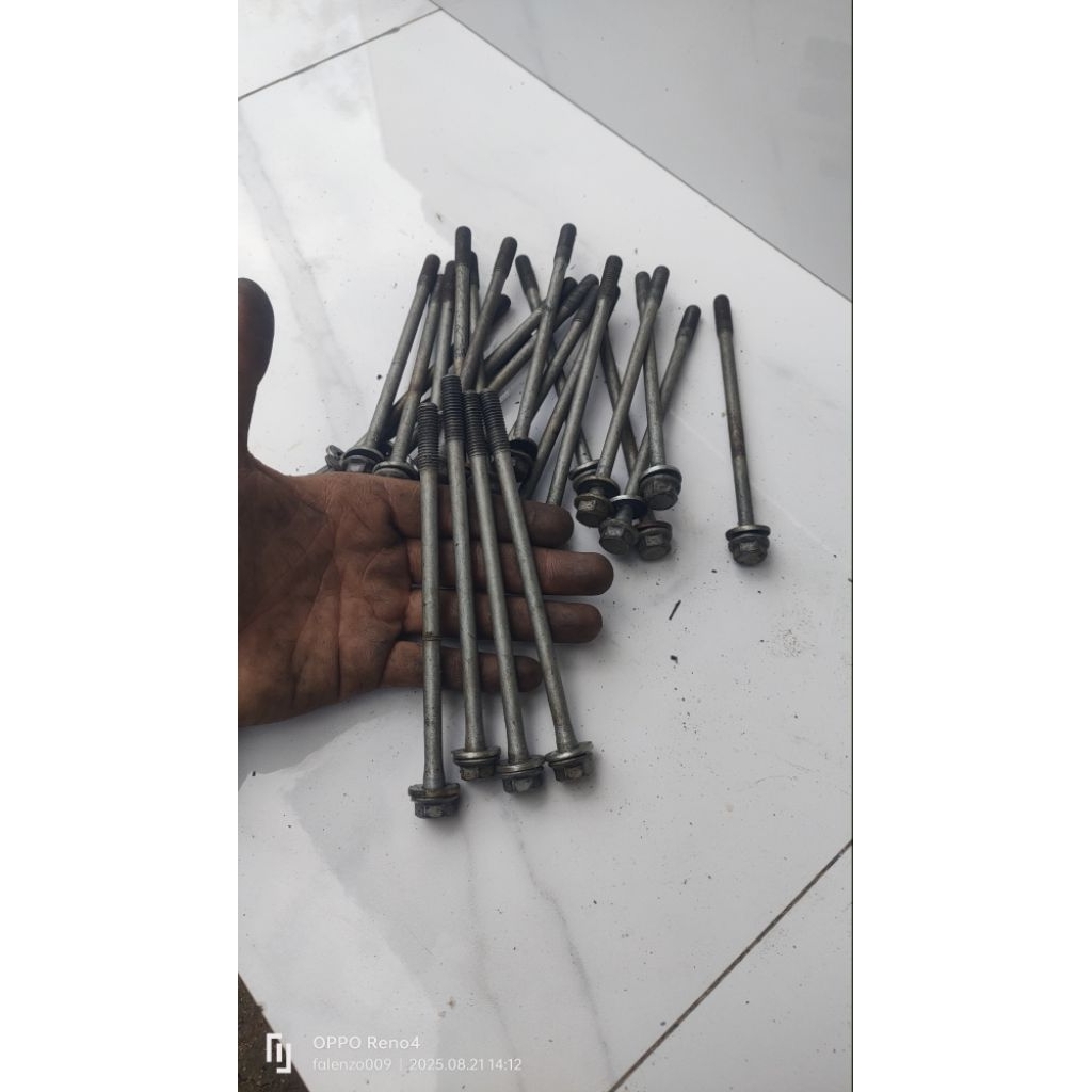baut sunduk satria fu/baut blok head satria fu karbu original copotan