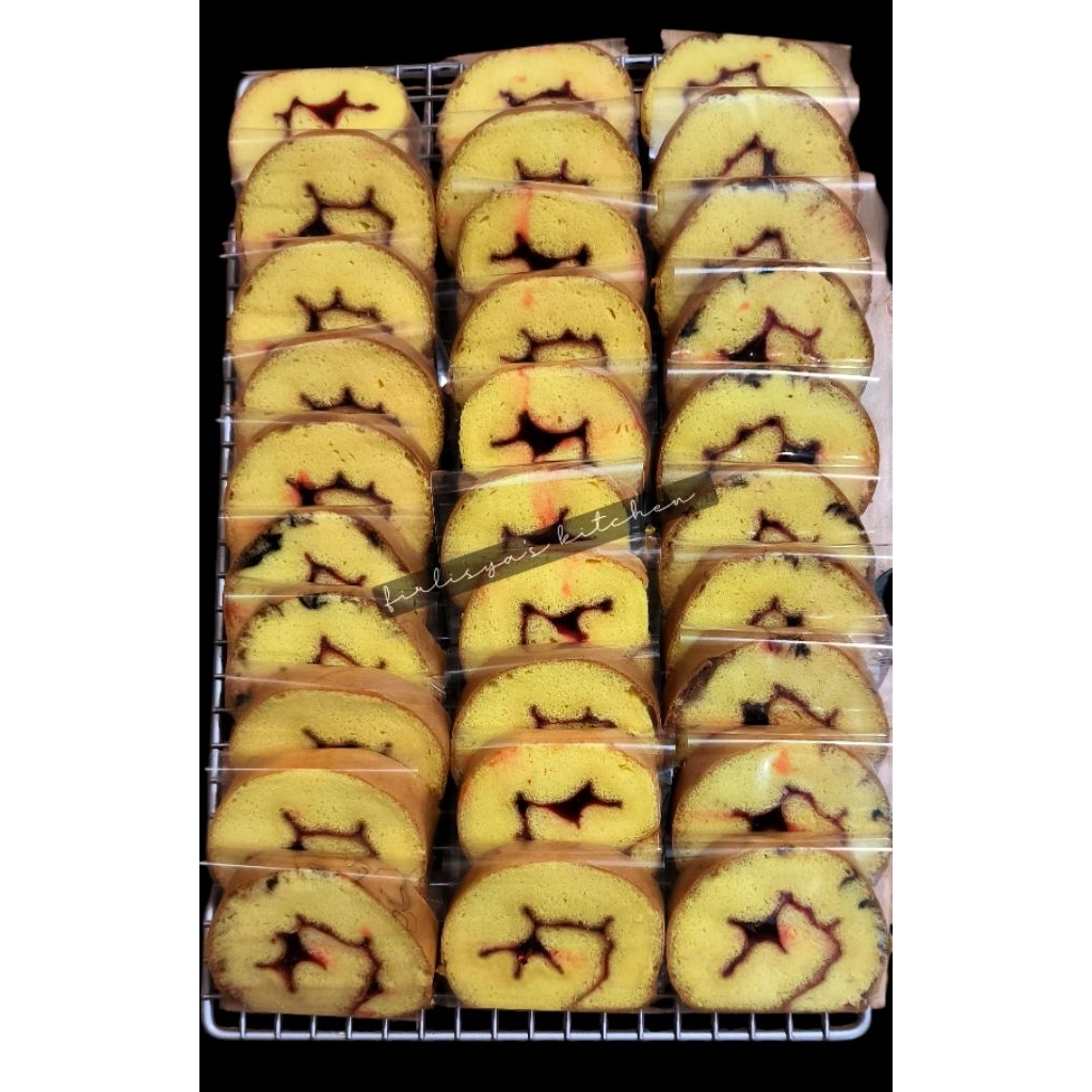 

Bolu Gulung Selai Strawberry