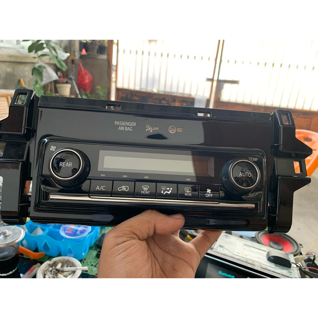 climate control fortuner vrz