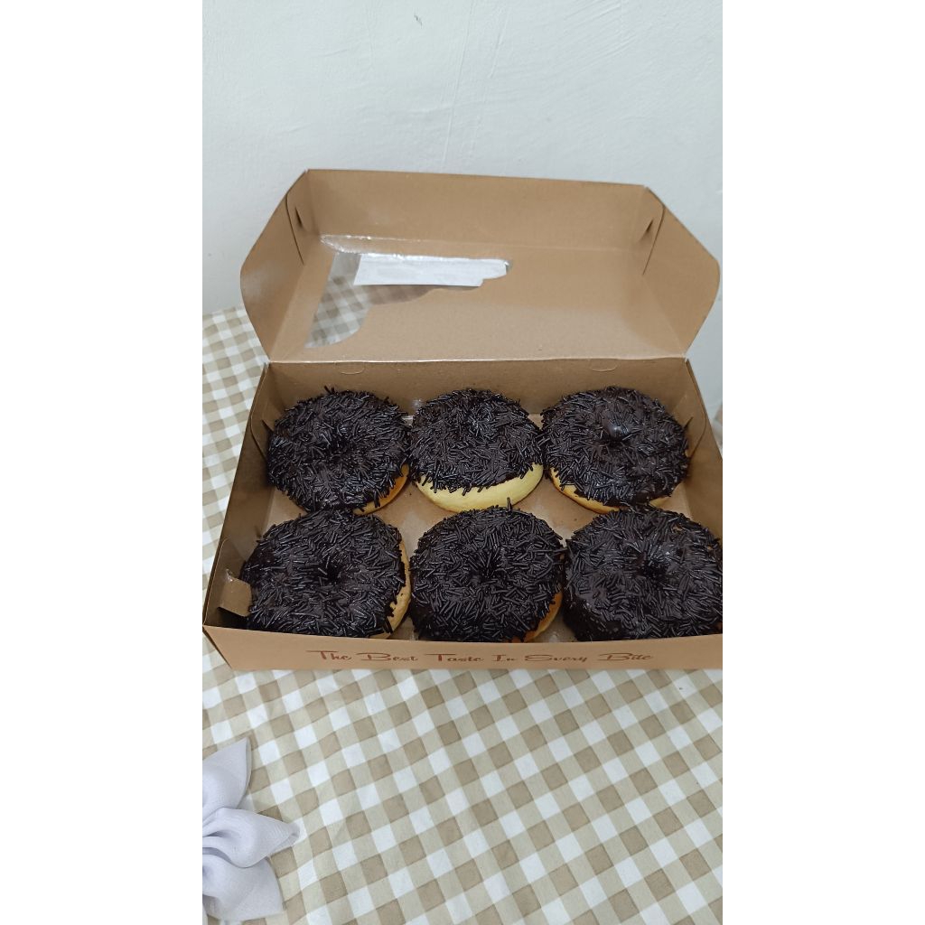 

Donat coklat meises