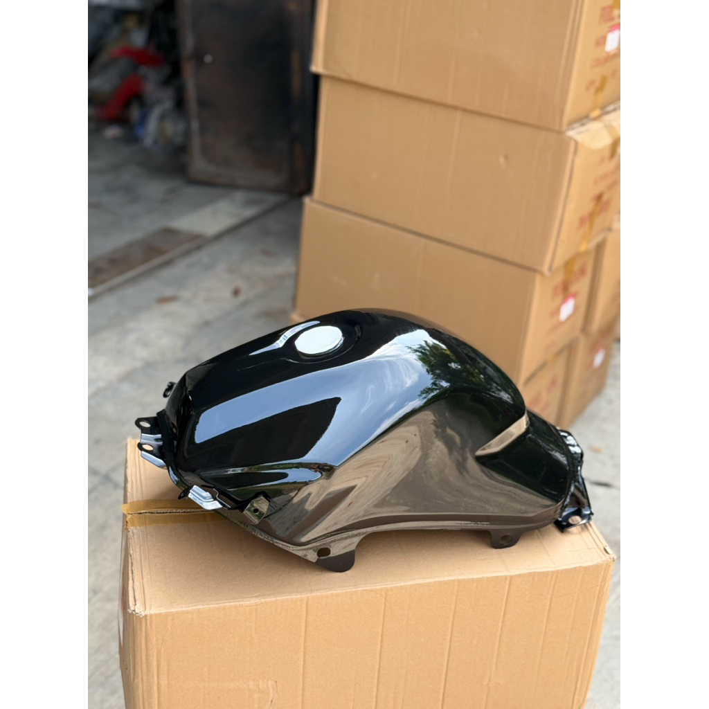 tangki bensin honda cb 150 r k15 original import tangki bensin motor cb 150 r lama