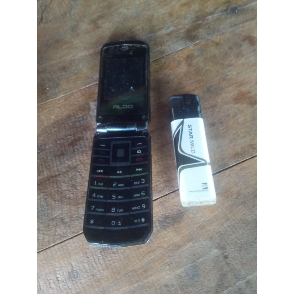 bahan_kanibalan_pajangan_hp_lipat_aldo_tanpa_batrey