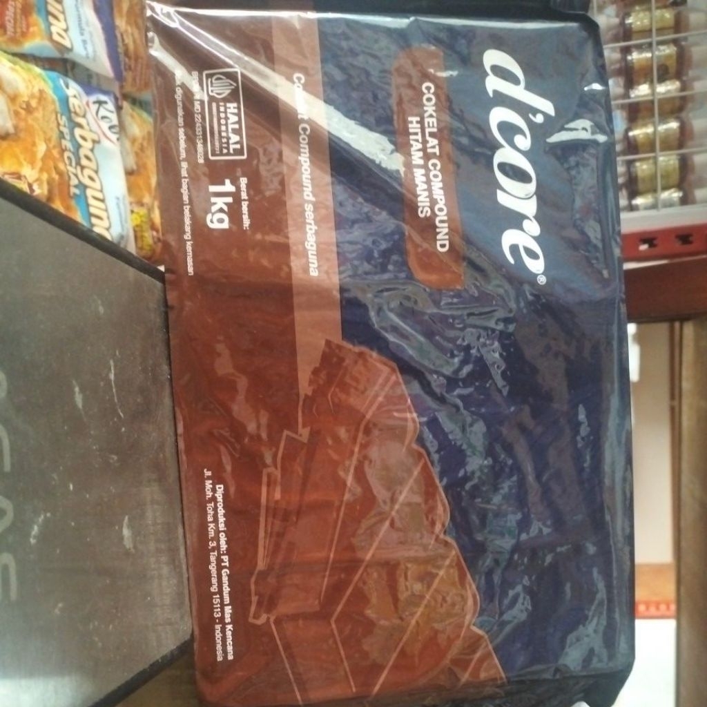 

D core cokelat compound serbaguna