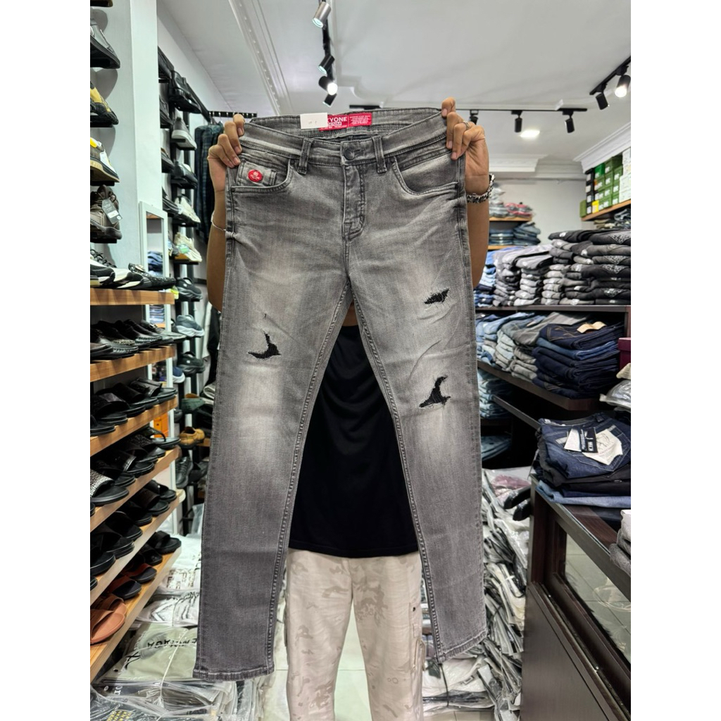 CELANA OXYONE PRIA TERBARU