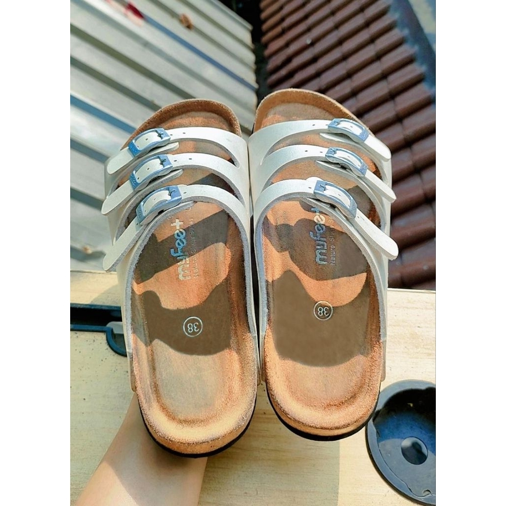 MyFeet F3 Metallic & Shining/Size 38/Ori 100%/Sandal Preloved/Second